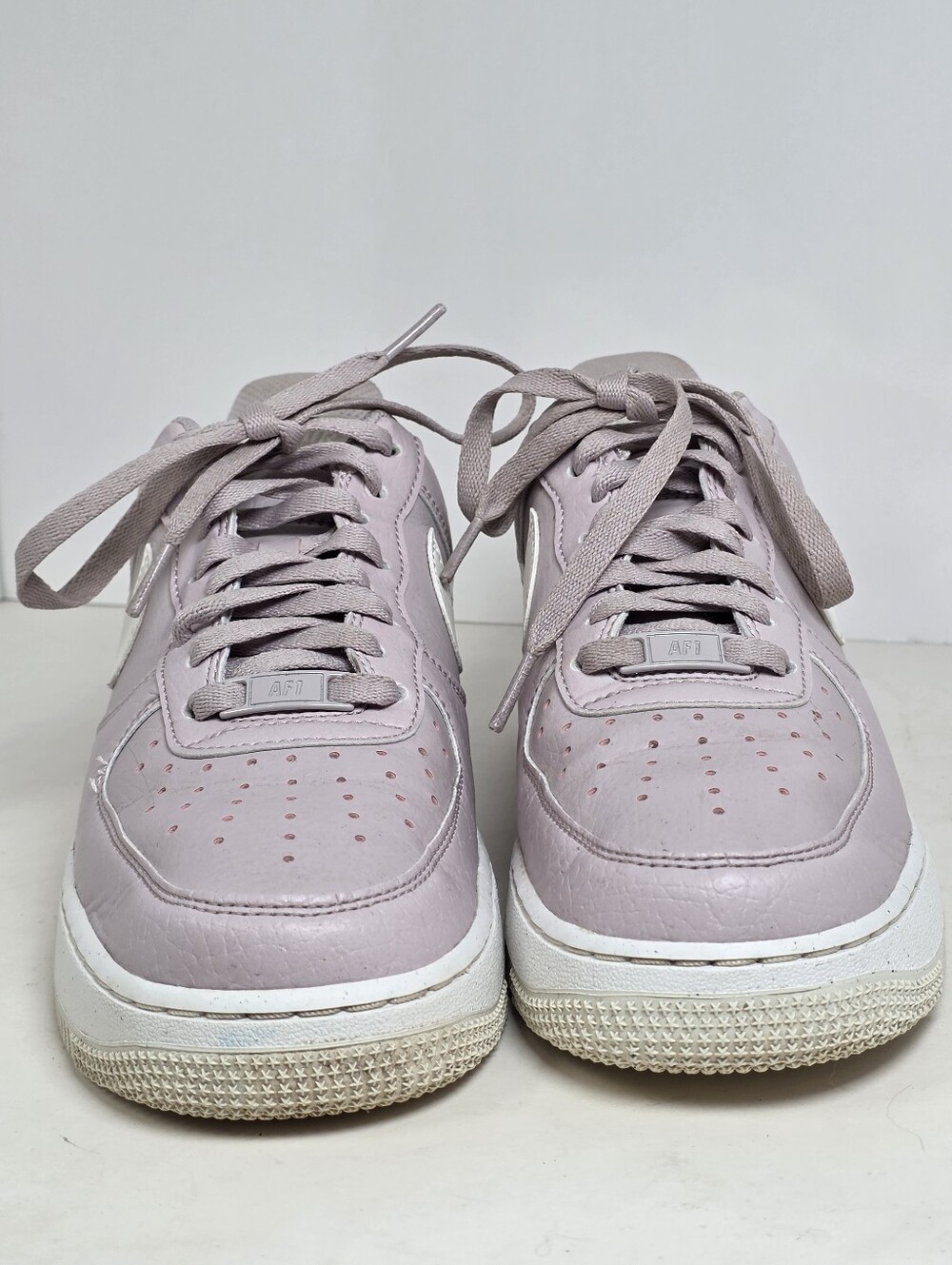 Nike Air Force 1 Low-Top Sneakers in Purple - Picture 7 of 14